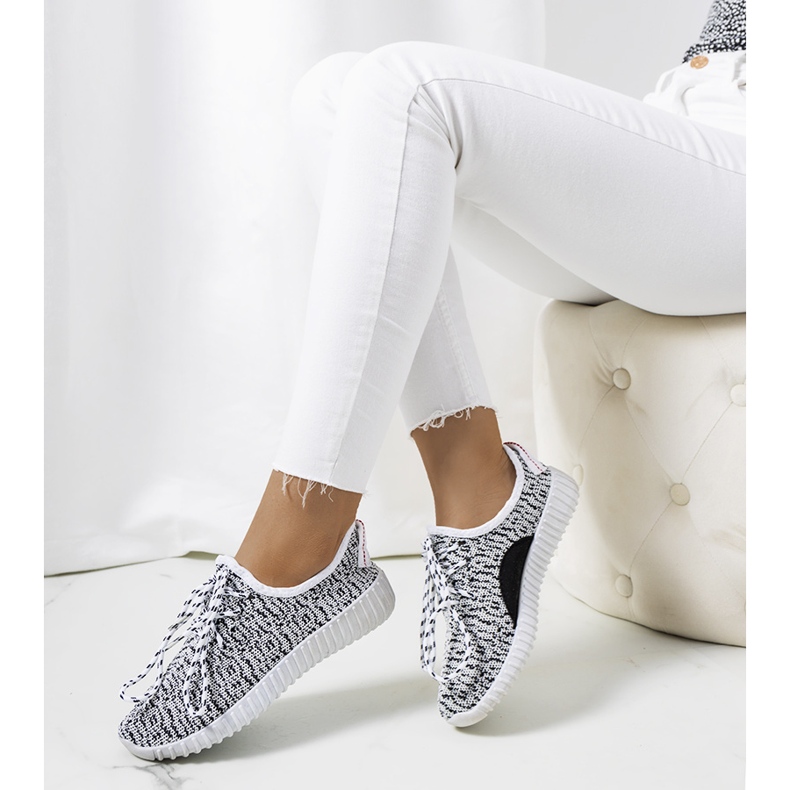 Embro bijele čarape bijela crna 1