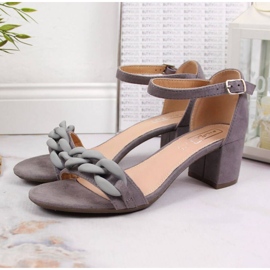 Sive sandale na stupić s lančićem W Filippo 2