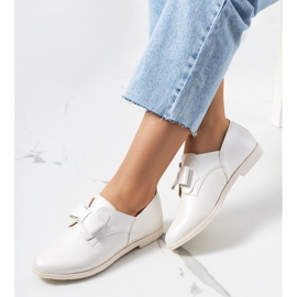 Bijeli brogovi s Korner mašnom bijela 1