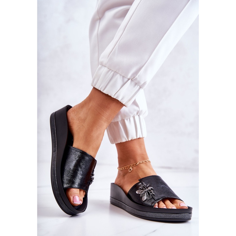 Vinceza Modne ženske papuče s crnim ukrasom crno 2