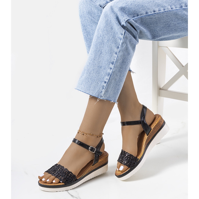 Crne sandale s ukrasnim Kirk remenom crno 1