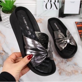 Kožne papuče na klin T.Sokolski W SCA162B srebrna srebro 1