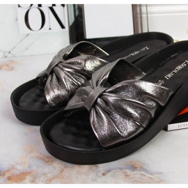 Kožne papuče na klin T.Sokolski W SCA162B srebrna srebro 2