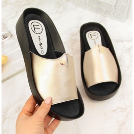 Kožne papuče na platformi Filippo W PAW199B zlatne zlatna 1