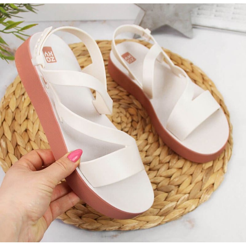 Isostar Zaxy W JJ285053 krem ​​gumene rimske sandale bež ekru 1