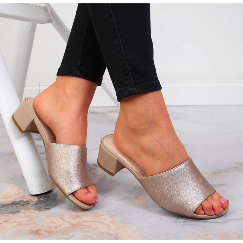 Papuče na blok Sergio Leone W SK375B bež 2