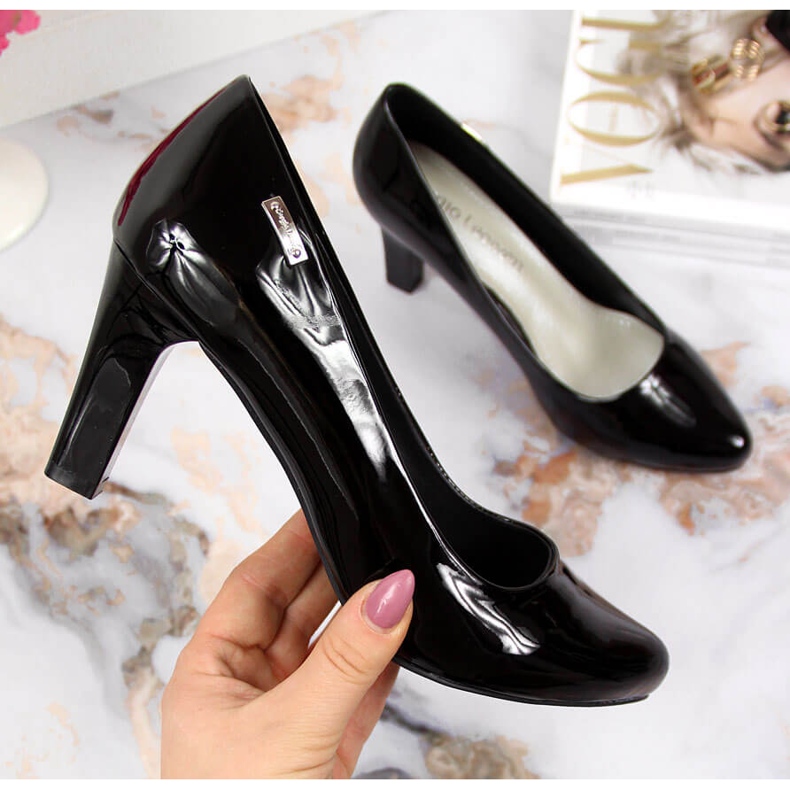 Crne pumpice, lakirani post Sergio Leone crno 2