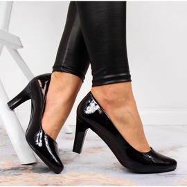 Crne pumpice, lakirani post Sergio Leone crna 1