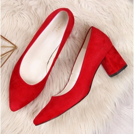 Pumpe na crvenom Juma antilop stupu crvena 2