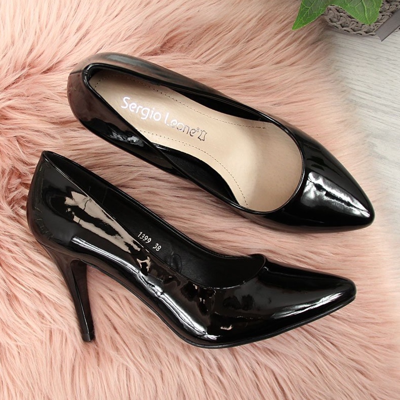 Pumpe na crnoj lakiranoj stiletto Sergio Leone crna 2