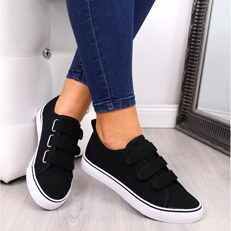 Crne Atletico niske tekstilne tenisice na čičak crno 1