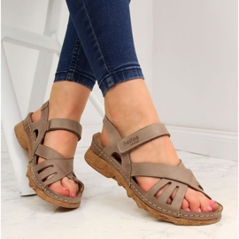 Ženske kožne sandale s čičak bež Helios 256 1