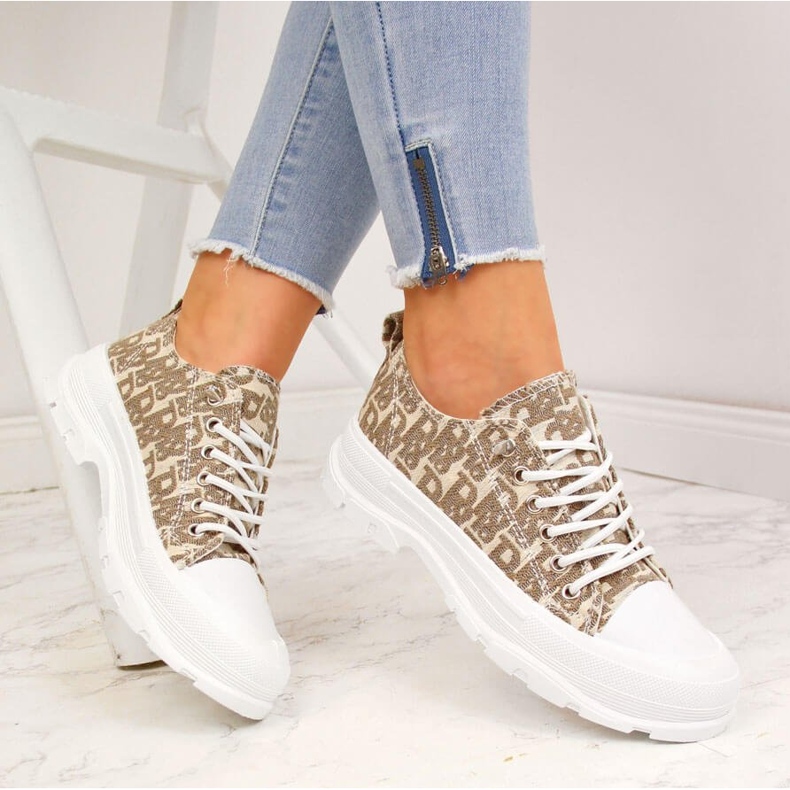 Ženske bež tenisice na platformi s natpisima Sabatina 1