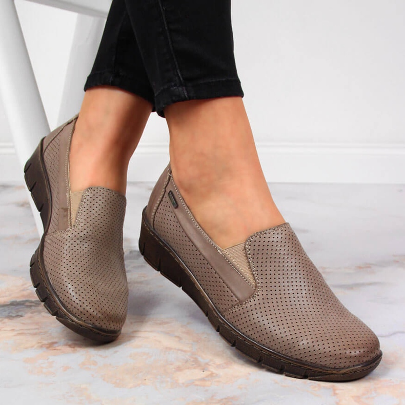 Kožne ženske cipele na klin Helios 350 bež 1