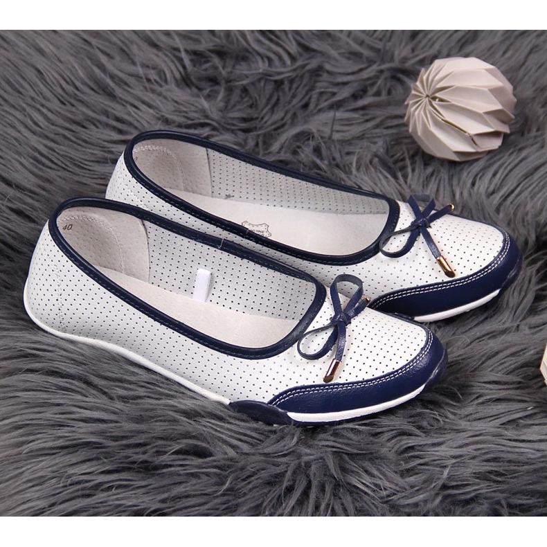 Ženske bijele kožne balerinke eVento 2