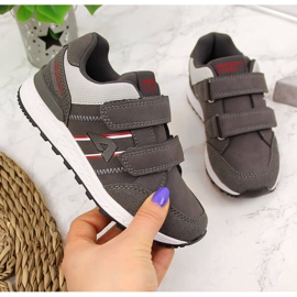 Sport dječački sivi American Club čičak siva 1