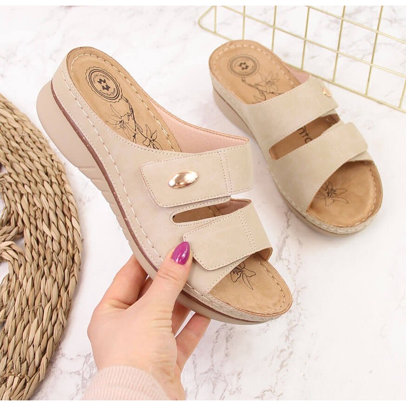 Udobne ženske bež čičak papuče eVento 2