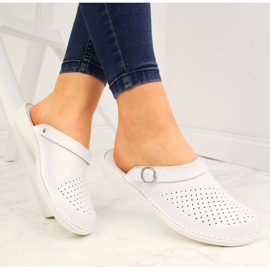 Bijele ženske papuče od sanitarne kože Helios 275 bijela 1