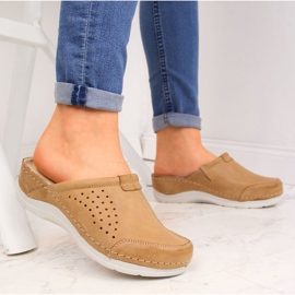 Ženske kožne papuče svijetlosmeđe Helios 281 smeđa 2