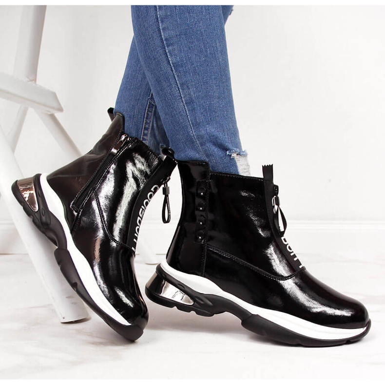 Ženske crne lakirane tenisice T.Sokolski crno 1