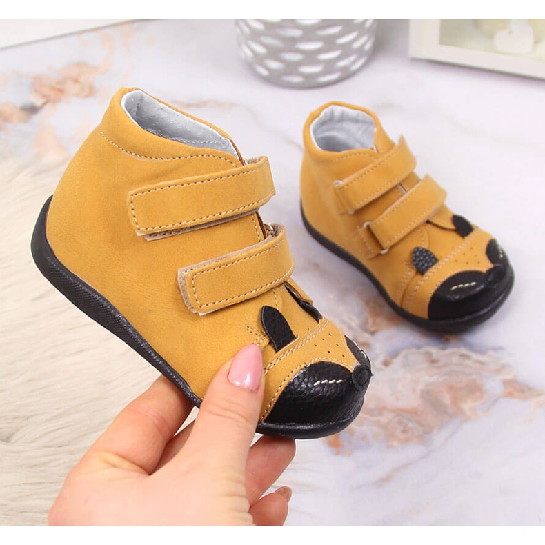 Dječačke cipele s čičak devom Kornecki 6448 smeđa 1