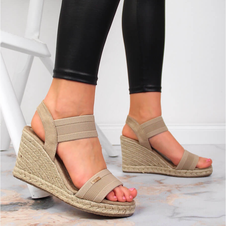 Sandale espadrile na bež klin Big Star JJ274978 2