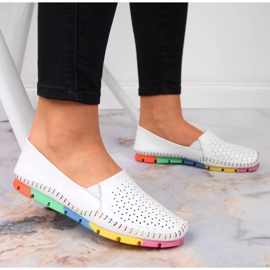 Udobne ženske cipele od kože Artiker bijele boje 2