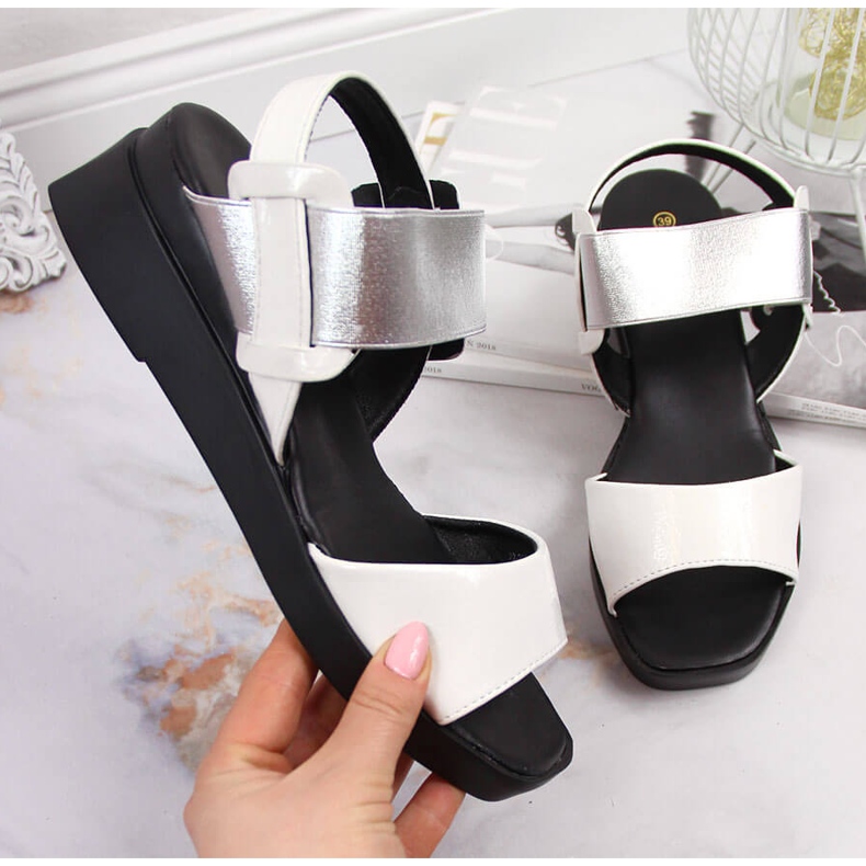 Ženske sandale na klin potpetice s bijelim Potockima bijela 1