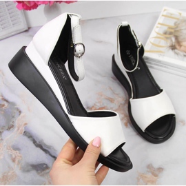 Bijele Vinceza ženske sandale na klin potpeticu bijela 1