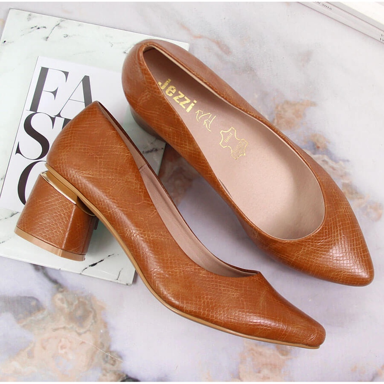 Pumpe na ukrasnom smeđom stupcu Jezzi smeđa 1