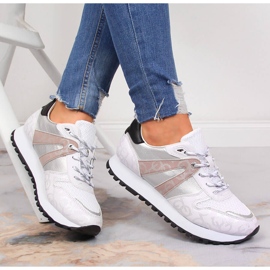 Bijele ženske sportske cipele Bugatti JJ253100 bijela 1