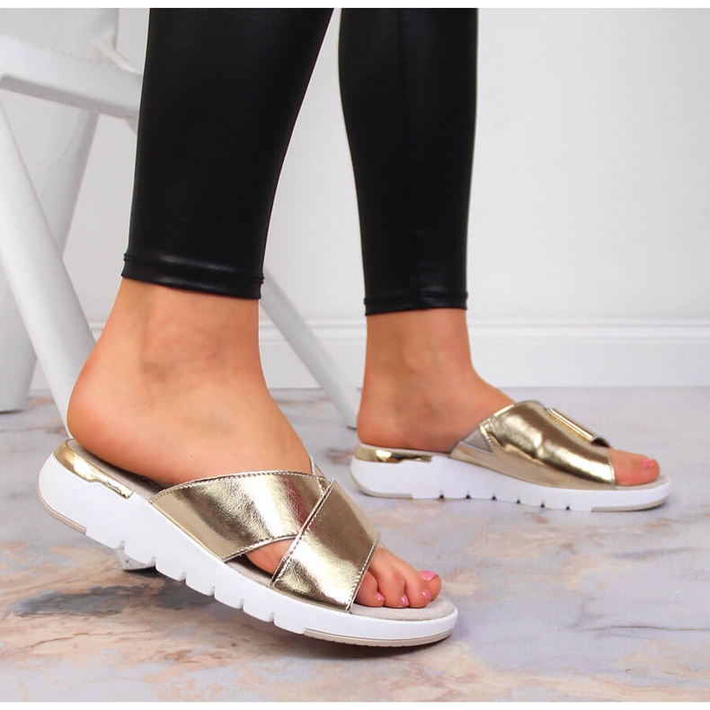 S.Barski Ženske zlatno lakirane kožne papuče S. Barski zlatna 2