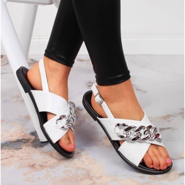 Ženske sandale s bijelim Vinceza lancem bijela 1