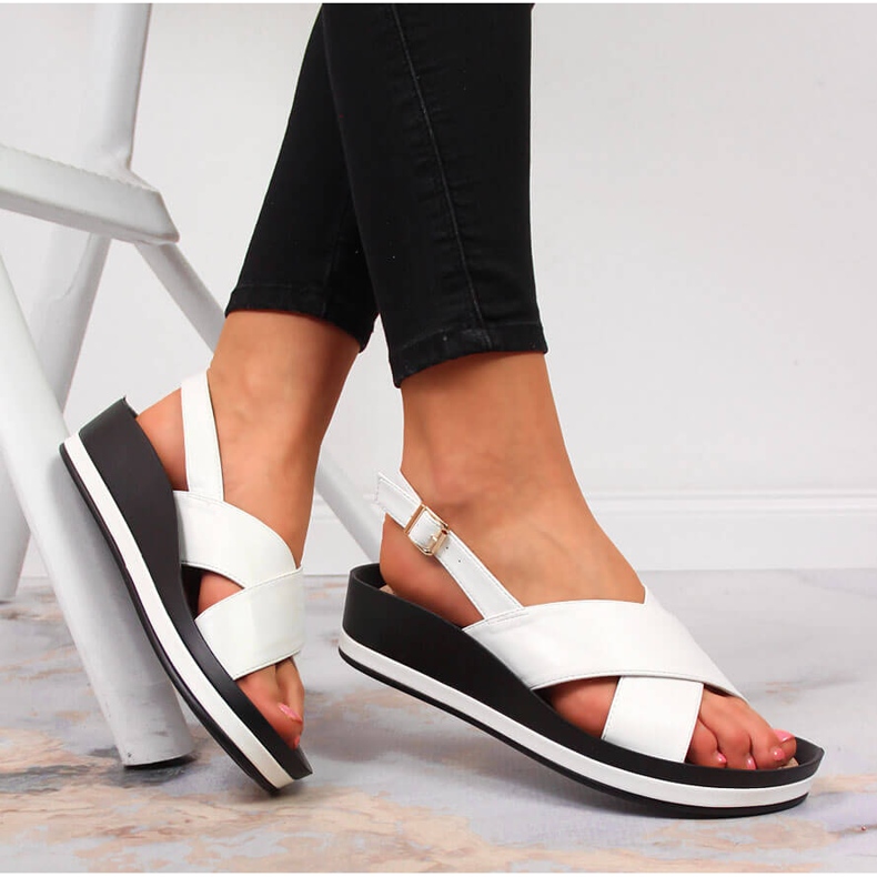 Bijele Vinceza ženske sandale na klin potpeticu bijela 1