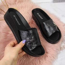 Ženske crne papuče na klin s mašnom Vinceza crna 1