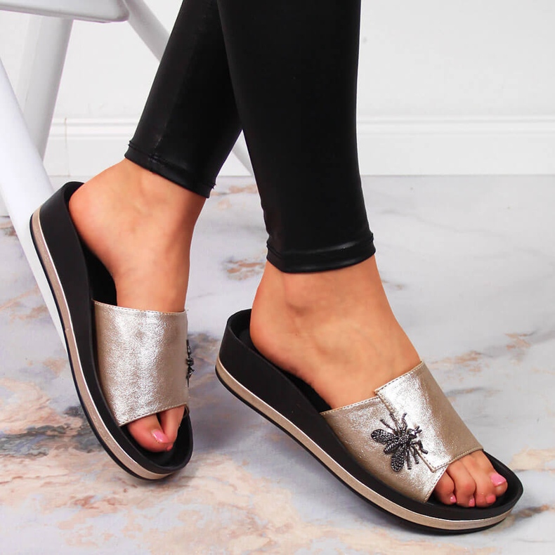 Ženske zlatne papuče na klin s leptir mašnom Vinceza zlatna 1