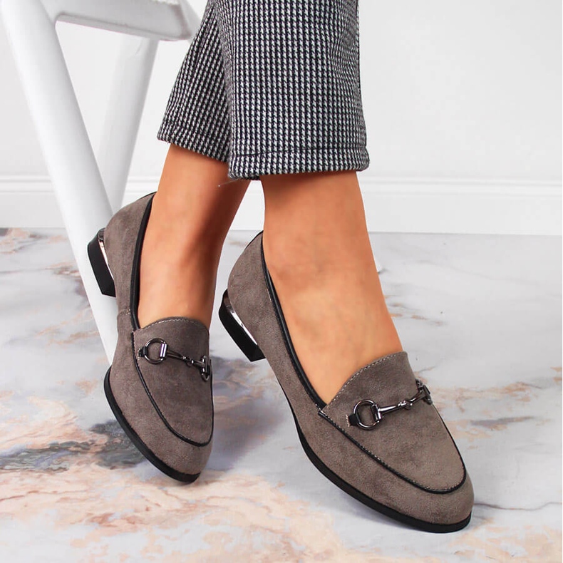 Ženske niske cipele mokasine sa sivim Jezzi ukrasom siva 1