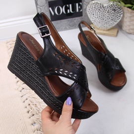 Ženske crne sandale na klin Jezzi crno 1