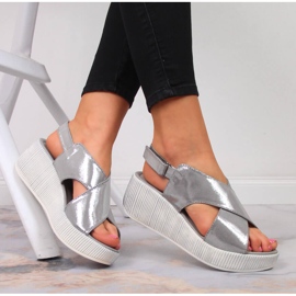 Ženske kožne sandale na srebrni klin Dolce Pietro srebro 1