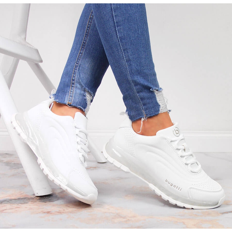 Bijele ženske sportske cipele Bugatti JJ253094 bijela 1