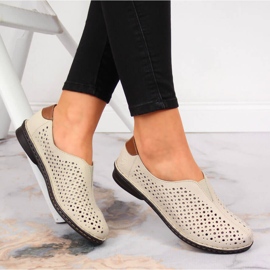 Ženske bež ažurne kožne cipele Rieker 48457 2