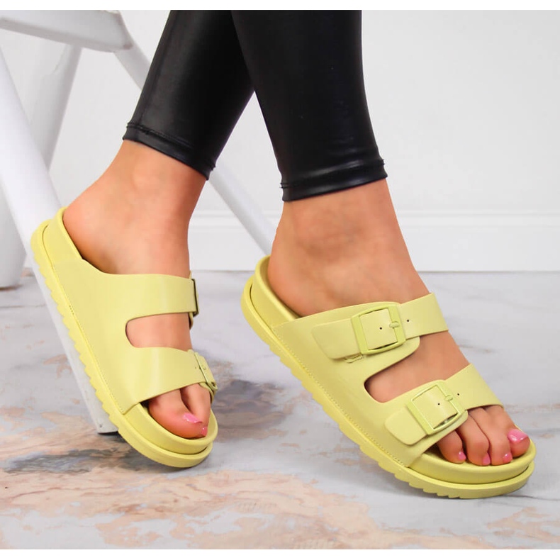 S.Barski Žute ženske gumene papuče s kopčama žute S. Barski žuta boja 1