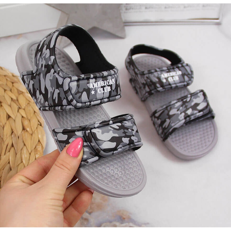 Sive pjenaste sandale za dječake s čičkom American Club siva 1