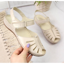 Kožne ženske sandale na zlatnom klin Helios 4009 zlatna 1