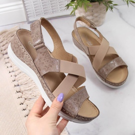 Ženske kožne sandale s udobnim gumicama Helios 100 bež 1