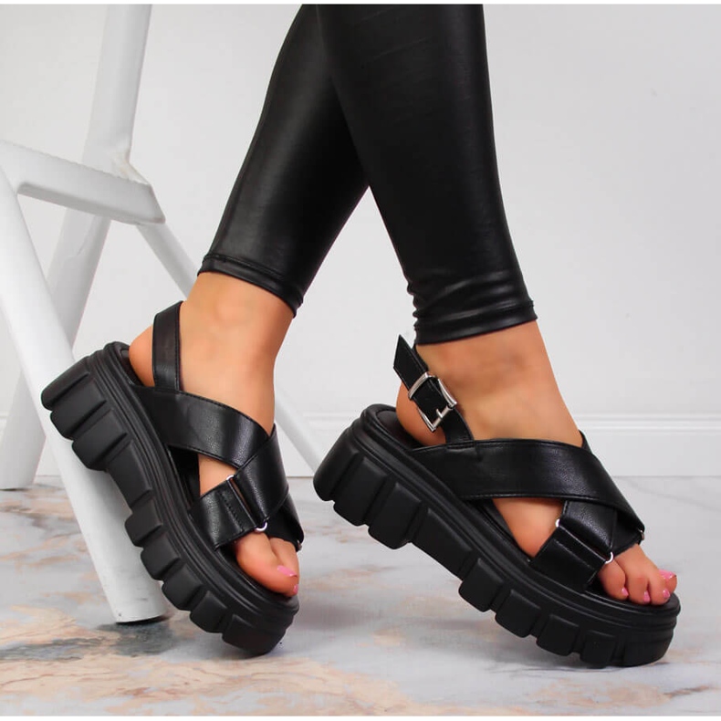 Ženske sandale na crnoj platformi Jezzi 1