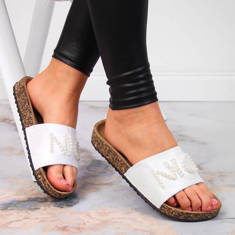 Ženske bijele papuče s perlama eVento bijela 1