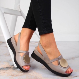 Ženske kožne sandale na taupe klin Artiker bež 1