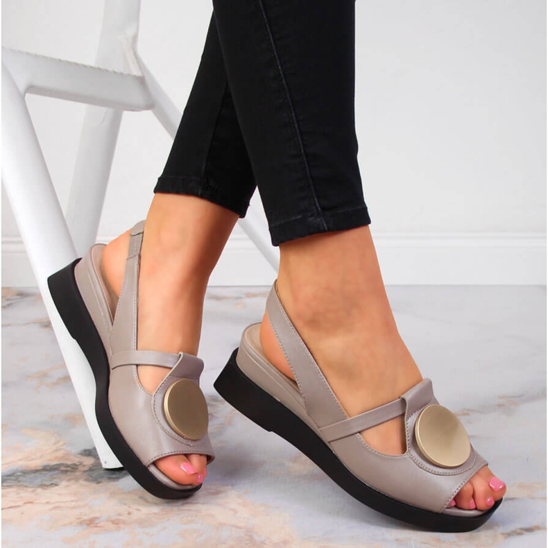 Ženske kožne sandale na taupe klin Artiker bež 1