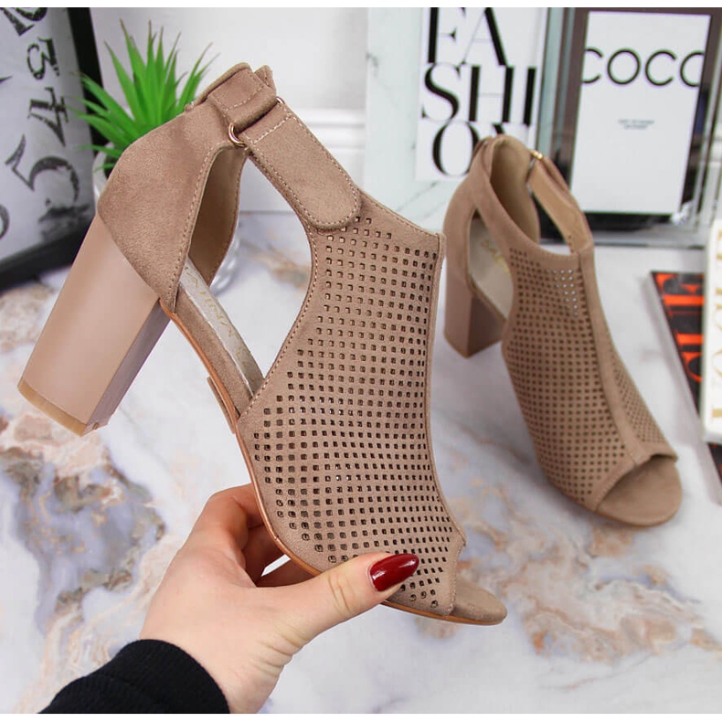 Ženske sandale sa čičak bež Sabatina 1